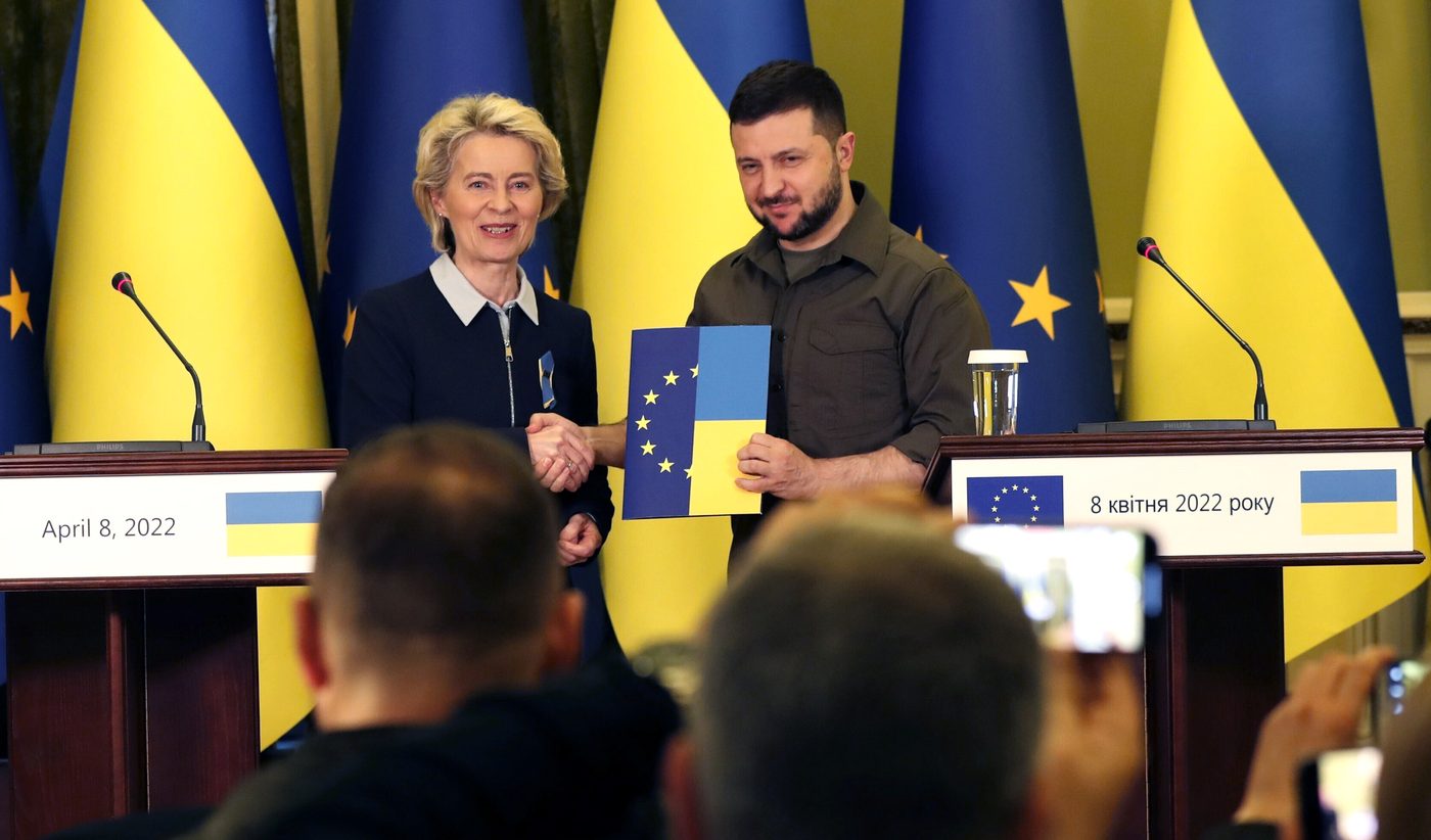 Von der Leyen: "La Ue stanzierà altri 18 miliardi di euro a sostegno dell'Ucraina" Von der Leyen: "La Ue stanzierà altri 18 miliardi di euro a sostegno dell'Ucraina"