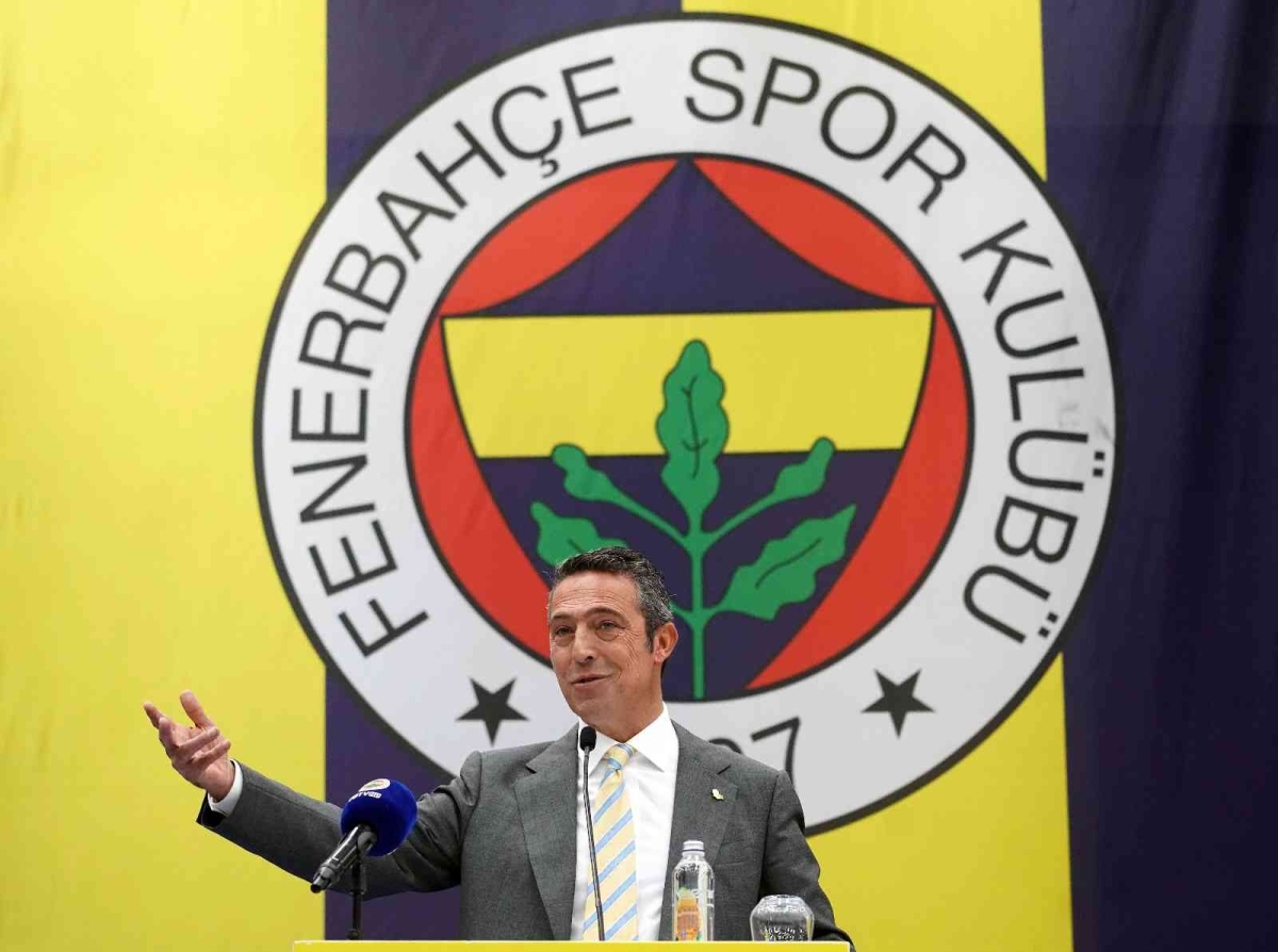 Il presidente del Fenerbahce :"Nessuna scusa all'Ucraina per i canti pro-Putin dei nostri tifosi"