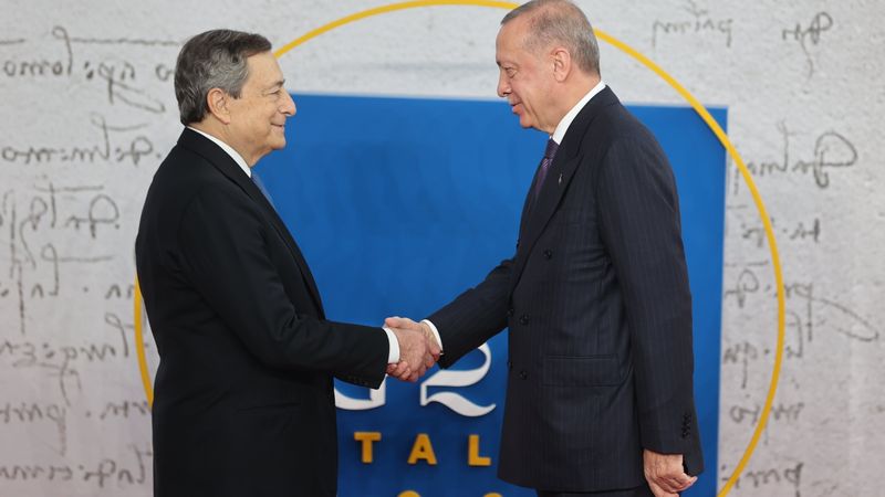212043047-36959bbd-caa9-44ac-8e82-62a3b112d3b6 Ucraina, grano (e migranti): il premier Draghi costretto a far pace col sultano Erdogan
