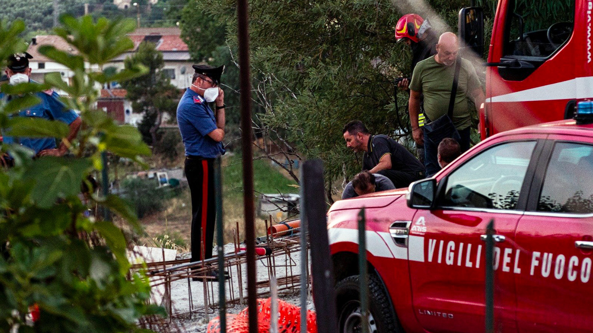 calabria-cadavere-burrone Cadavere ritrovato in un burrone vicino a un cantiere edile: giallo in provincia di Cosenza
