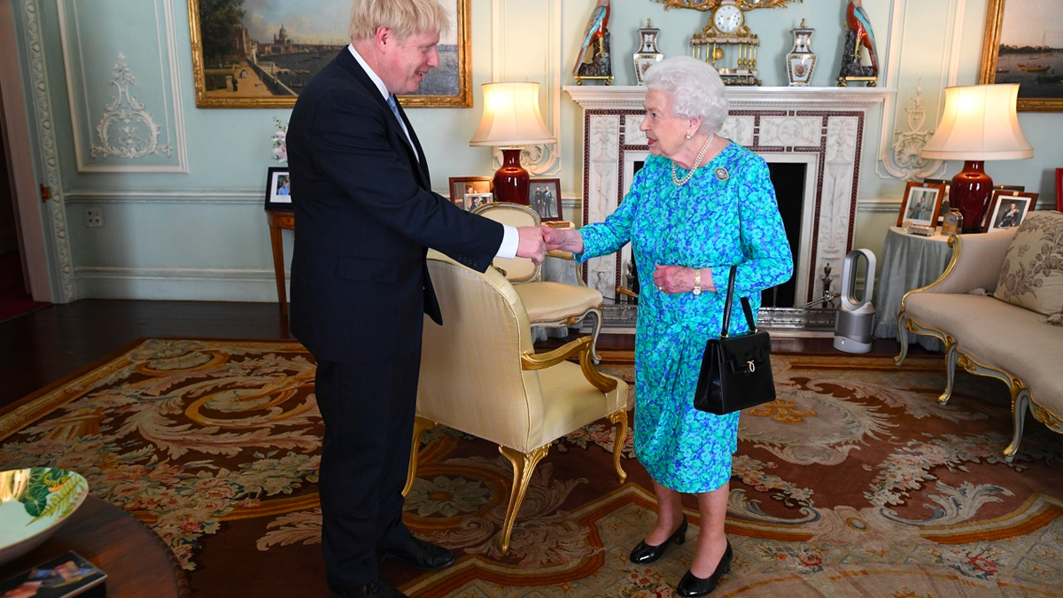 johnson-regina Boris Johnson ha telefonato alla Regina per anticipare la notizia delle dimissioni