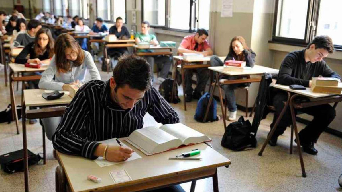 Esami di maturità, domani la prima prova: le tracce del tema saranno svelate alle 8.30