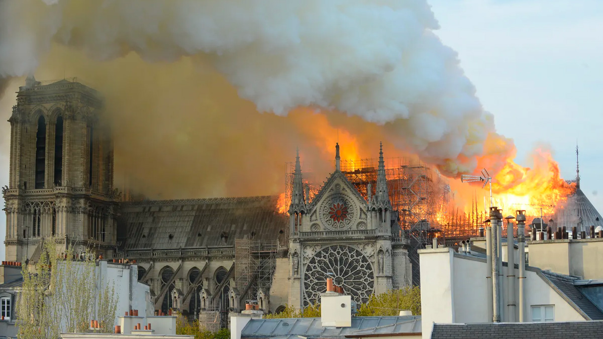 Notre Dame: il simbolo di Parigi risorge dalle sue ceneri