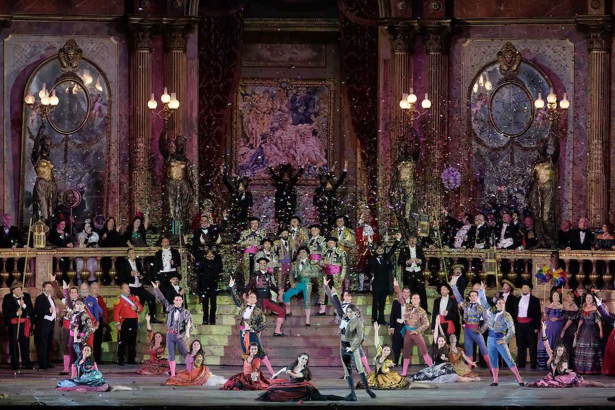 traviata "La Traviata di Giuseppe Verdi", questa sera alle 21.20 su Rai3 dall'Arena di Verona