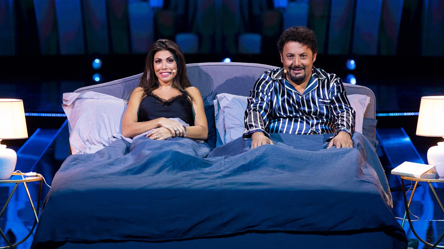 1608220982786_2048x1152 "Un'ora sola ti vorrei" questa sera alle 21.20 su Rai 2 lo show di Enrico Brignano