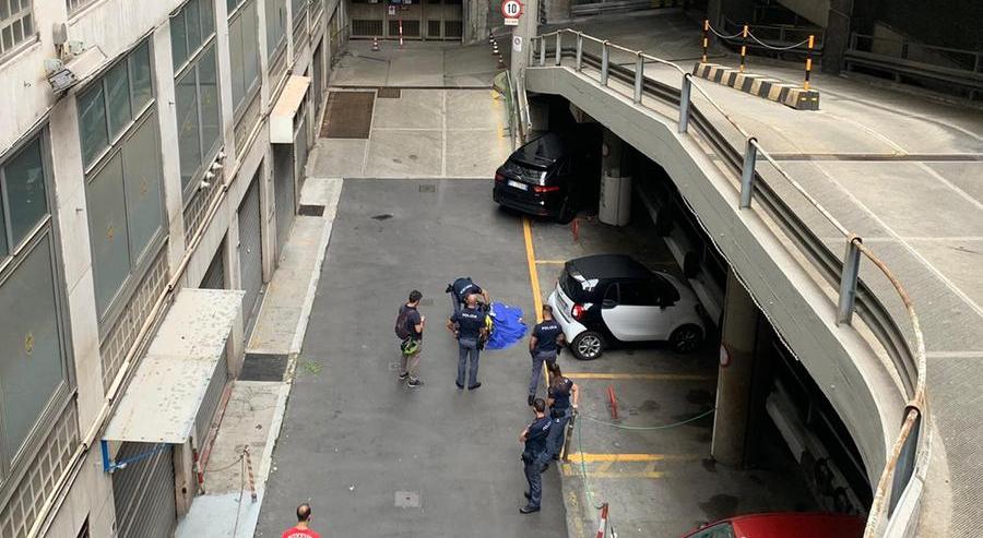 WhatsApp Image 2022-08-07 at 16.58.14 Genova, cadavere ritrovato vicino a un parcheggio: si indaga sul suicidio