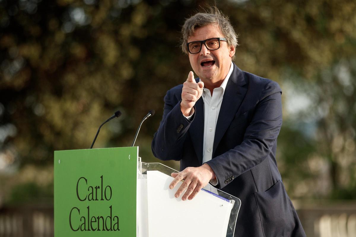 Calenda: "Renzi va da solo perché si sente il più figo del bigoncio"