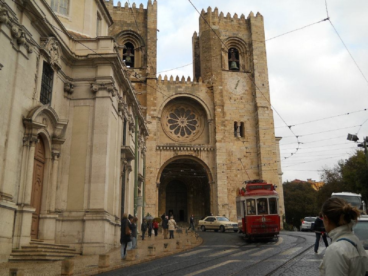 Abusi sessuali: la diocesi sospende un sacerdote a Lisbona e segnala il caso alla polizia