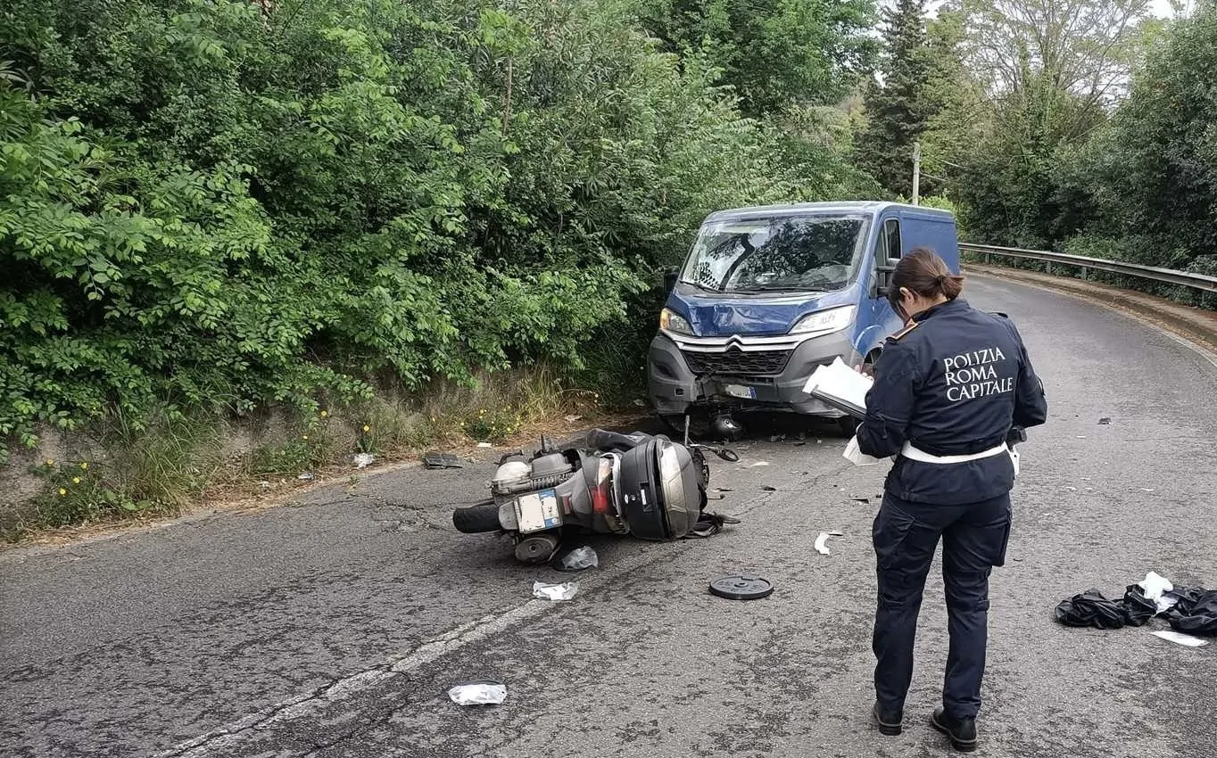 Roma, arrestato il poliziotto che ha travolto e ucciso un giovane: positivo a droga e alcool