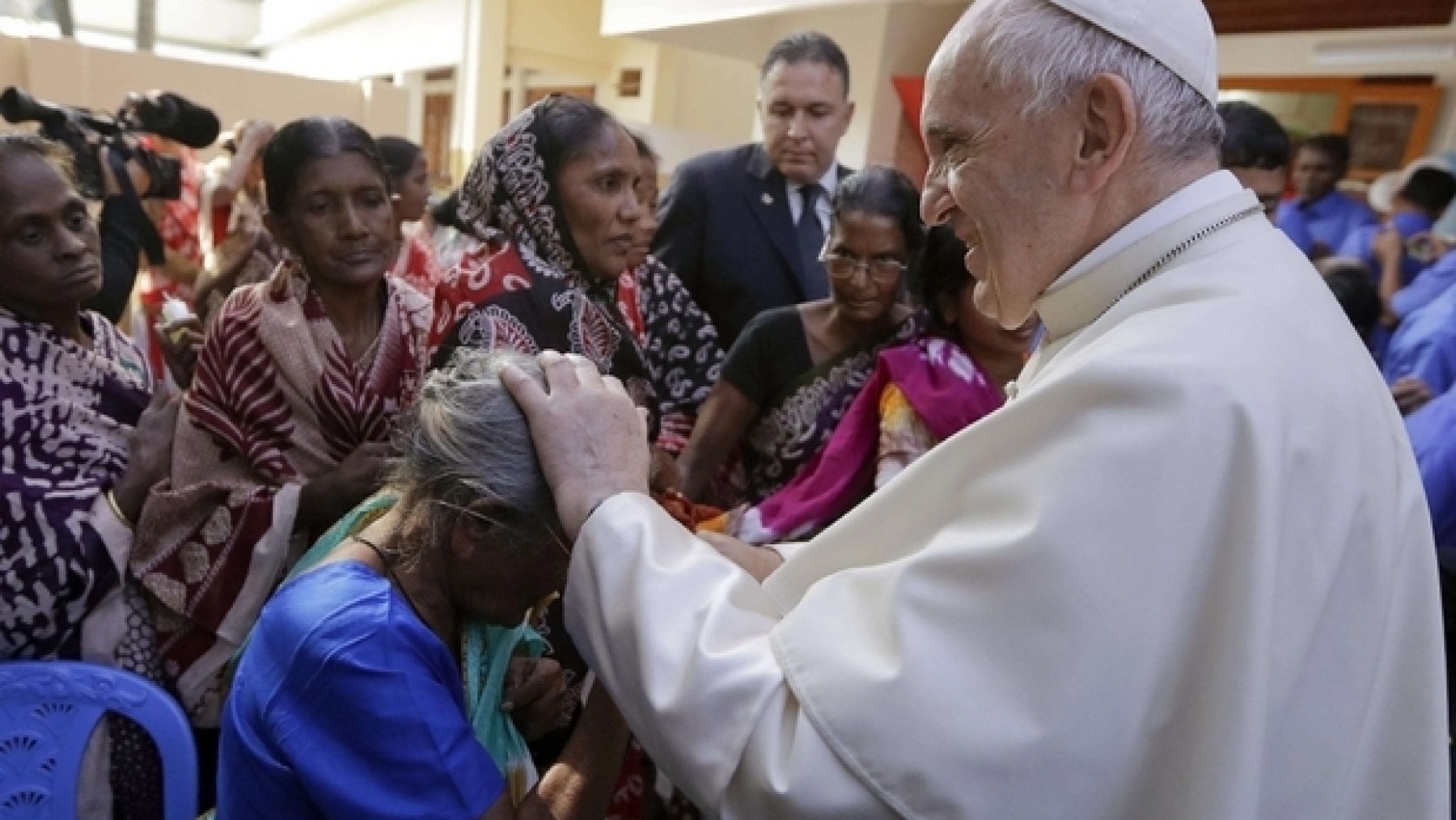 Violenza e fede, la Civiltà Cattolica: "Ma come ci vedono gli altri?"