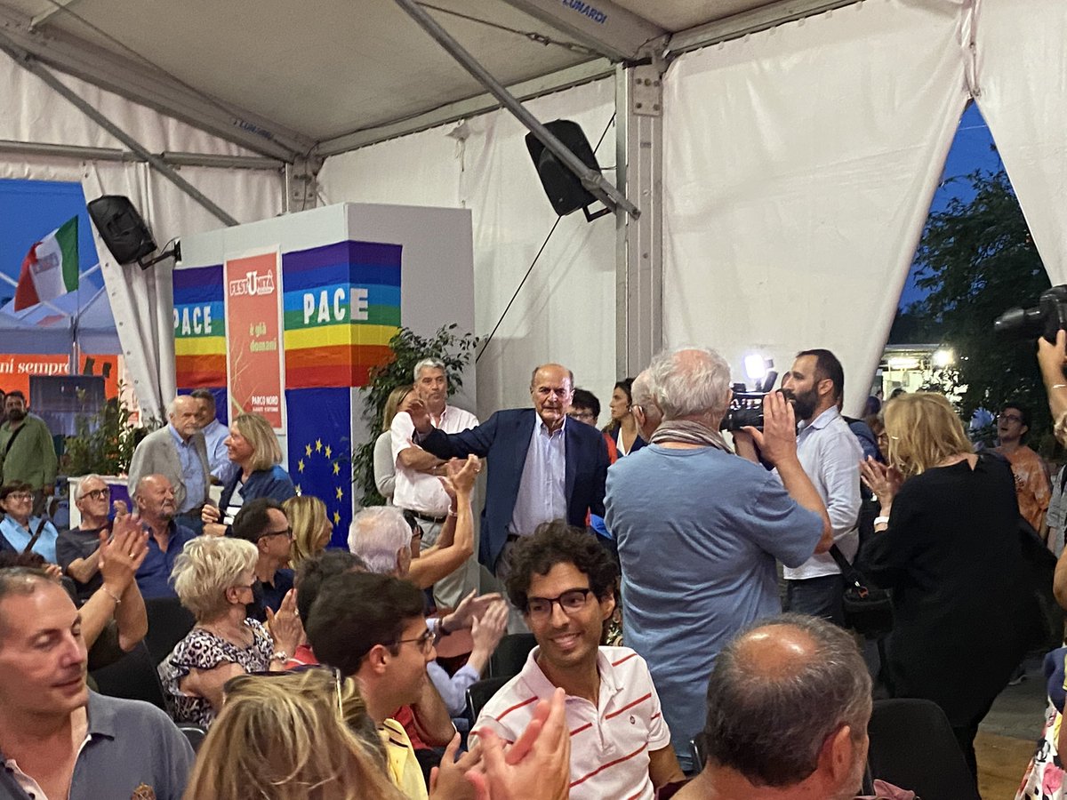 Festa de l'Unità a Bologna: poca politica,  tante piadinerie e bagno di folla solo per Bersani