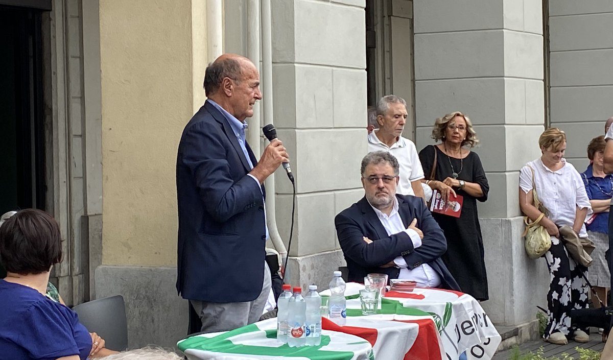 Bersani sente che il vento sta cambiando: "Possiamo vincere nell'ultima settimana"