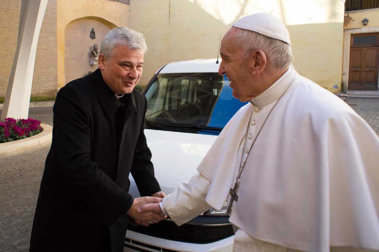 Francesco manda ancora in Ucraina il cardinale Krajewski a portare aiuti