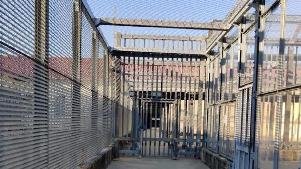 Migrante si toglie la vita nel Centro rimpatri: lo dovevano rimandare in Pakistan