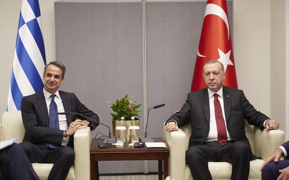 erdogan-mitsotakis.jpg Erdogan contro la Ue: "Quello che dicono sulla Grecia per noi non ha valore"