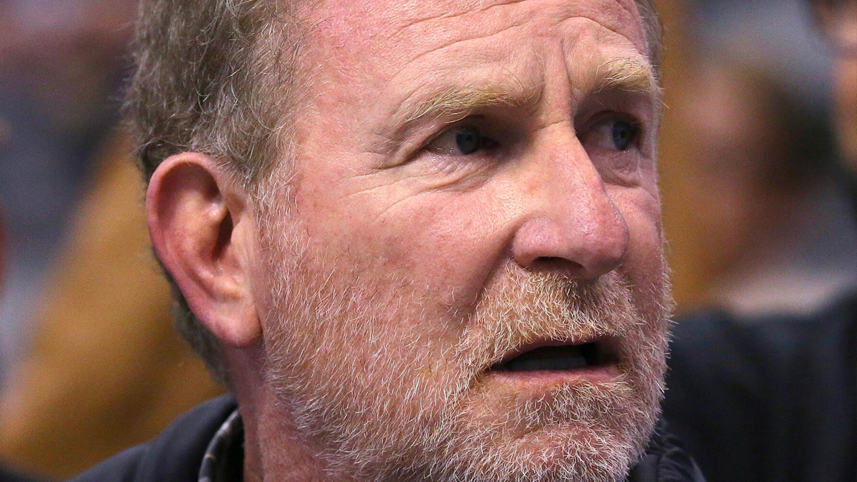 Nba, il proprietario dei Phoenix Suns condannato per razzismo e sessismo: un anno di squalifica e multa di 10 milioni