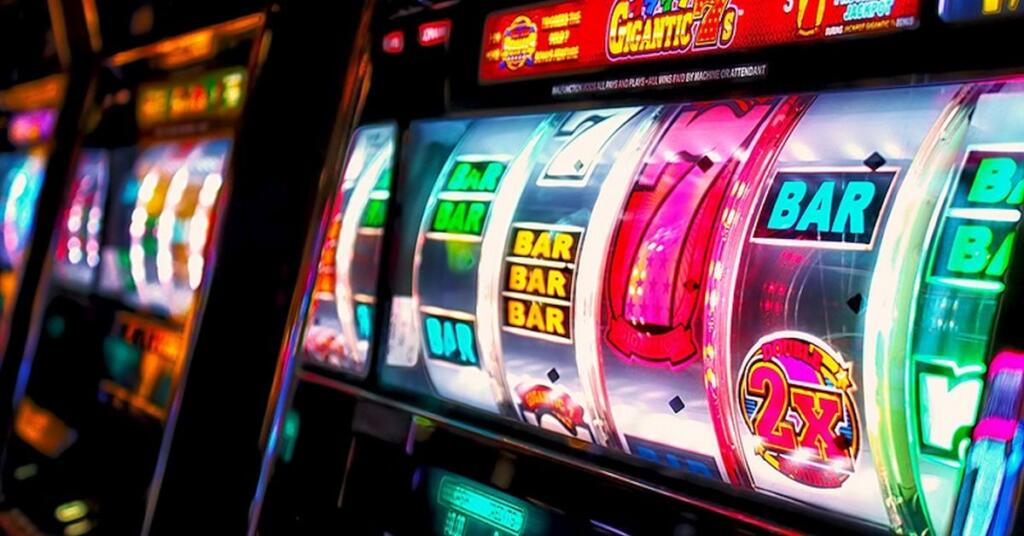 Slot machine: storia del gioco e funzionamento