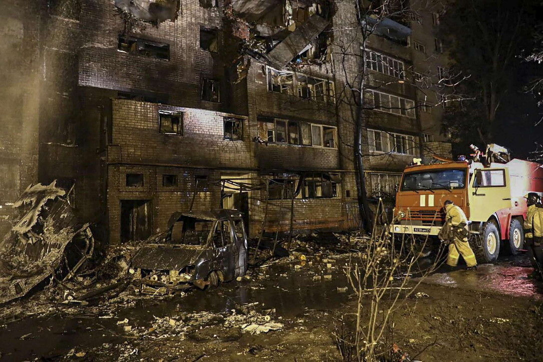 055051159-1fc13038-7366-4eae-b489-890464b619c7 Un aereo militare russo non riesce a prendere quota e si schianta contro un condominio: 13 morti, 3 sono bambini