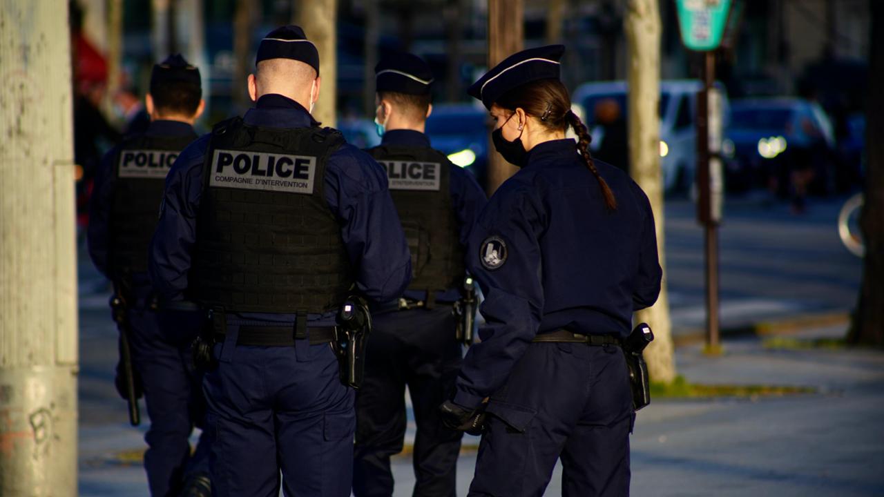 Ragazzina di 12 anni sgozzata e trovata in un portabagagli: orrore a Parigi Ragazzina di 12 anni sgozzata e trovata in un portabagagli: orrore a Parigi