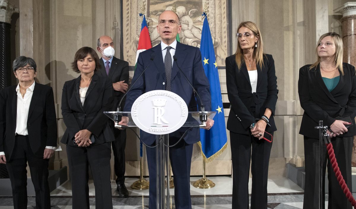 Enrico Letta: "Non consentiremo stravolgimenti della Costituzione"