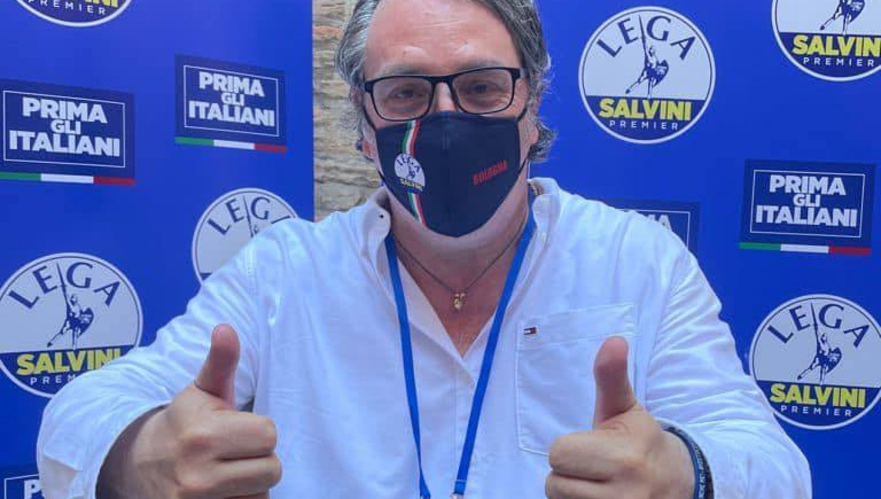 Tatuaggio fascista, il segretario della Lega a Bologna lo cancella: "Di Martino ha chiesto scusa"