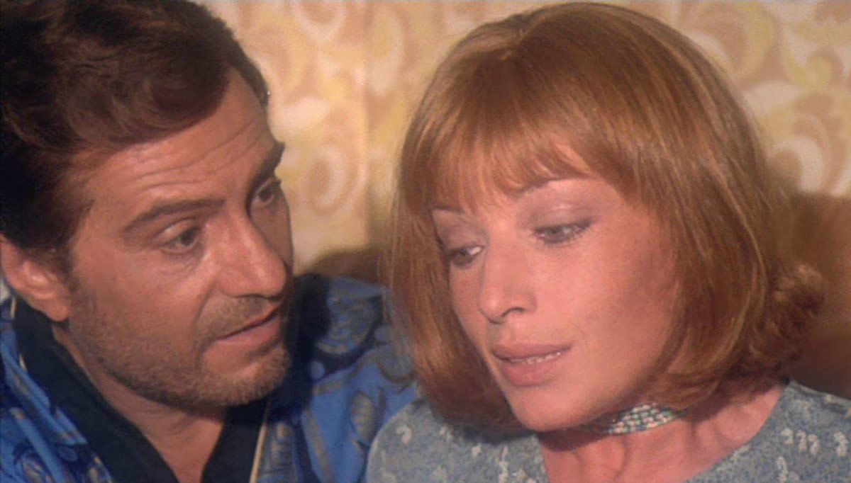 nino-manfredi-monica-vitti "Basta che non si sappia in giro...!" stasera su Rete 4: la trama del film con Nino Manfredi e Monica Vitti