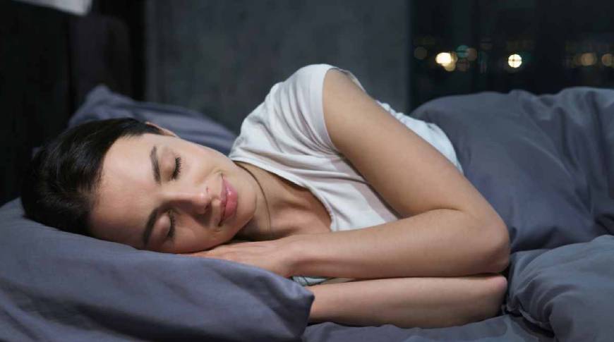 Perché abbiamo la sensazione di cadere quando ci stiamo addormentando? Uno studio sul sonno lo rivela