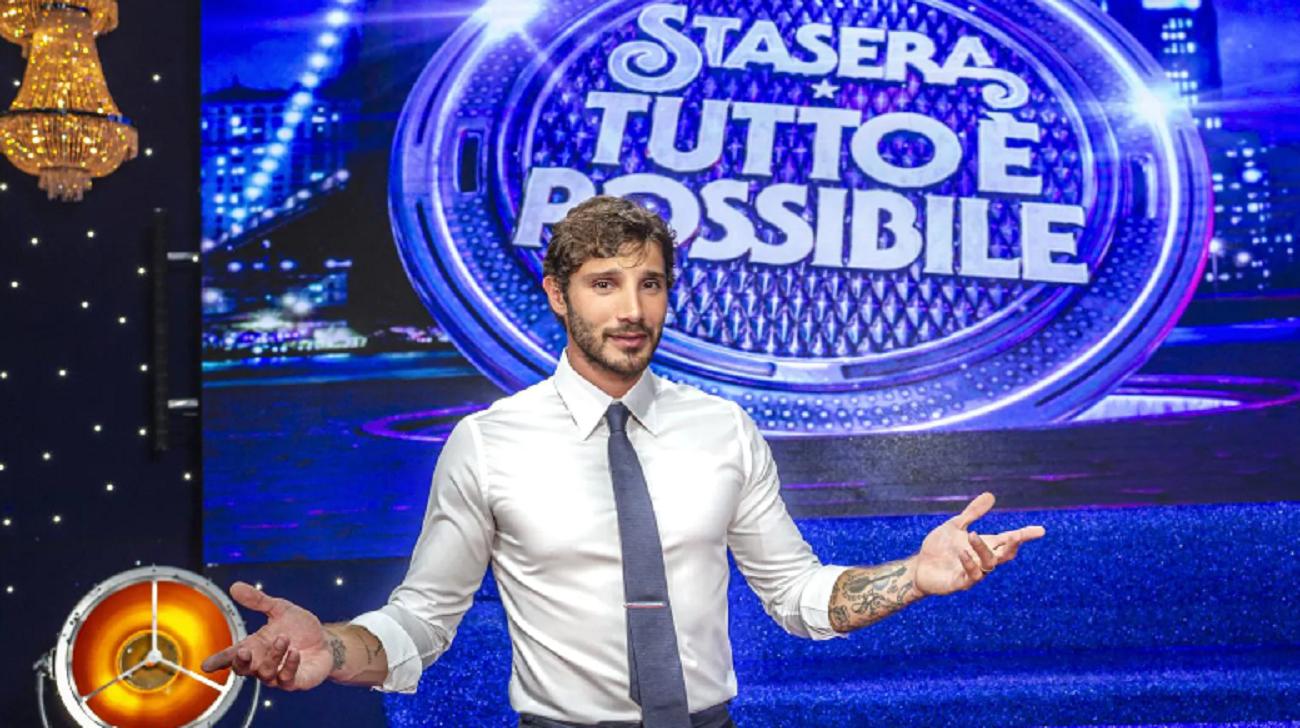 "Stasera tutto è possibile", alle 21.20 su Rai 2: ospiti e anticipazioni della puntata di lunedì 13 maggio 2024