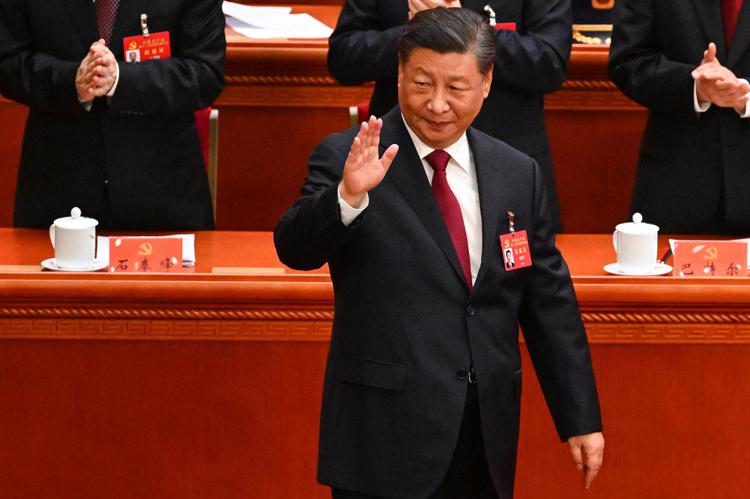 xijinping_saluto_afp Xi non indietreggia: "La riunificazione con Taiwan ci sarà"