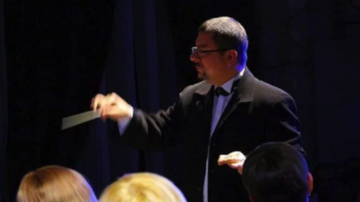 Kherson: i russi uccidono un direttore d'orchestra che si era rifiutato di suonare per il concerto degli occupanti Kherson: i russi uccidono un direttore d'orchestra che si era rifiutato di suonare per il concerto degli occupanti