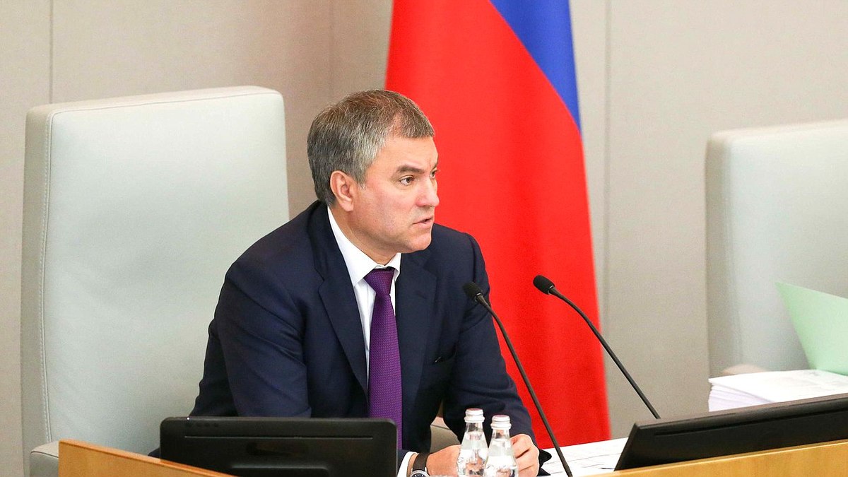 Il presidente della Duma russa Volodin accusa la Ue di violare la libertà di stampa