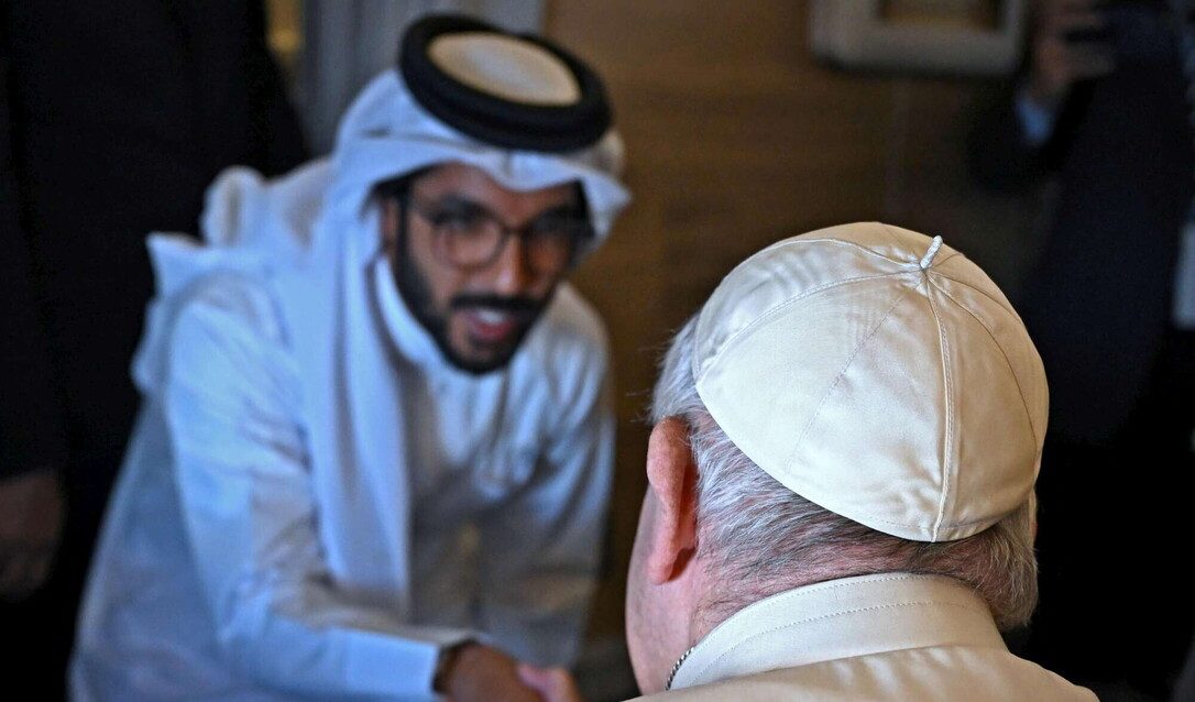 Papa Francesco in Bahrein: "Rispettare i diritti umani, no alla pena di morte"