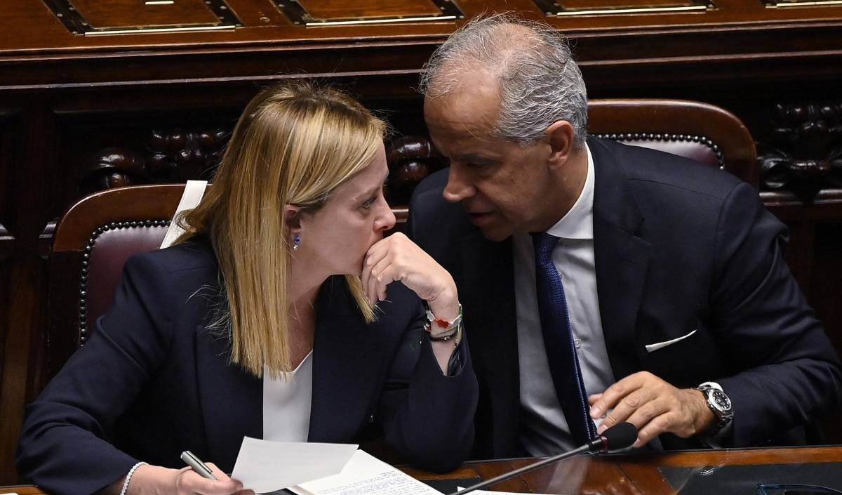 Meloni: per dimostrare che il vento è cambiato ha preso l'autostrada contromano ed è andata a sbattere