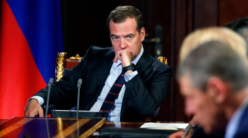 2019-06-17t121945z-1397792870-rc1d3fde5b80-rtrmadp-3-russia-medvedev-1-800×445 L'ultima follia di Medvedev: "La Russia ha attaccato per una minaccia nucleare di Kiev"