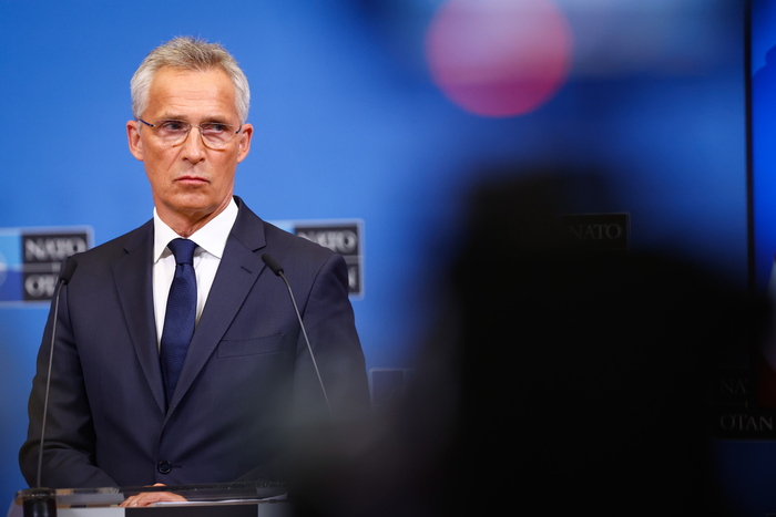 Stoltenberg inisiste: "Ci sono tutti i segnali che la Cina intende fornire armi a Mosca"