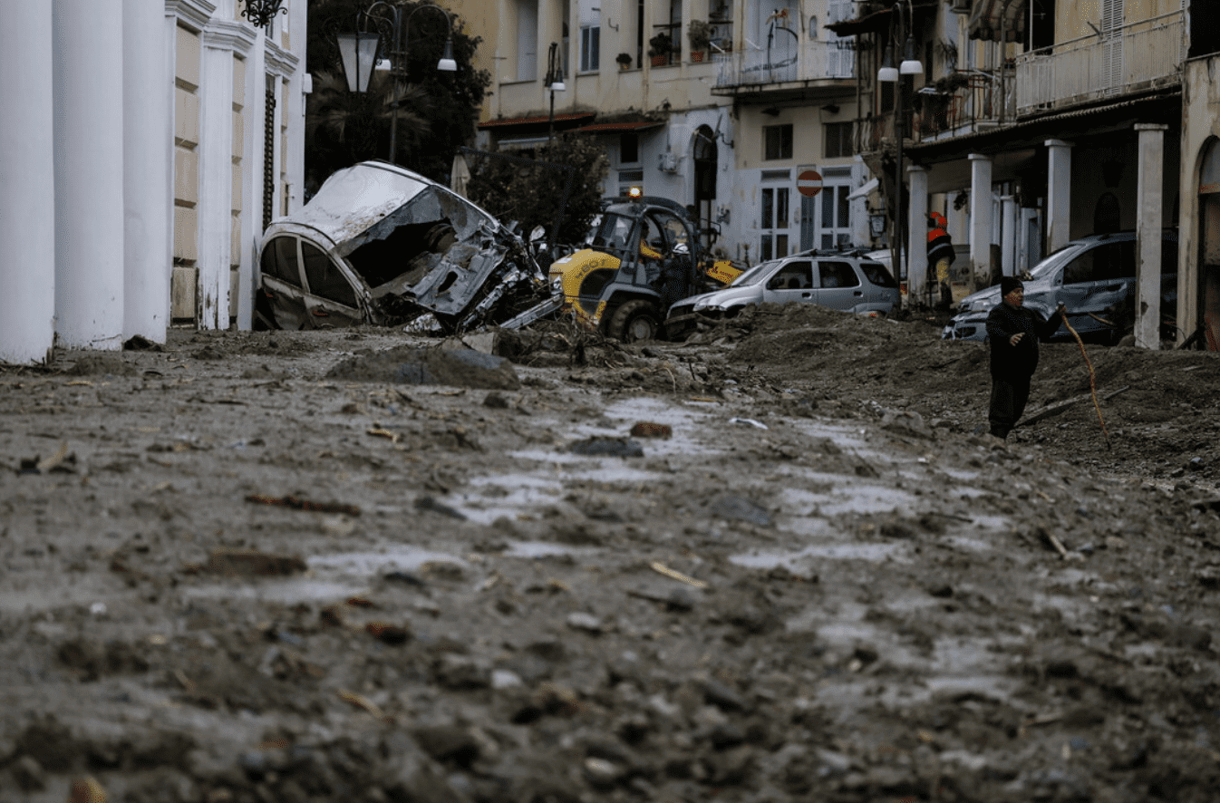 Ischia, identificata la prima vittima: Eleonora travolta insieme al marito che è ancora disperso