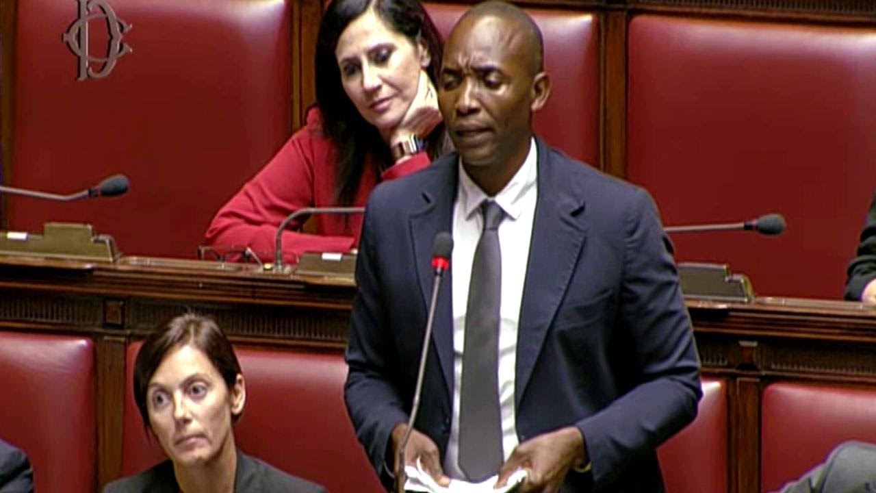 Soumahoro si sfoga: "Essere neri in Italia è difficile, sono il capro espiatorio"