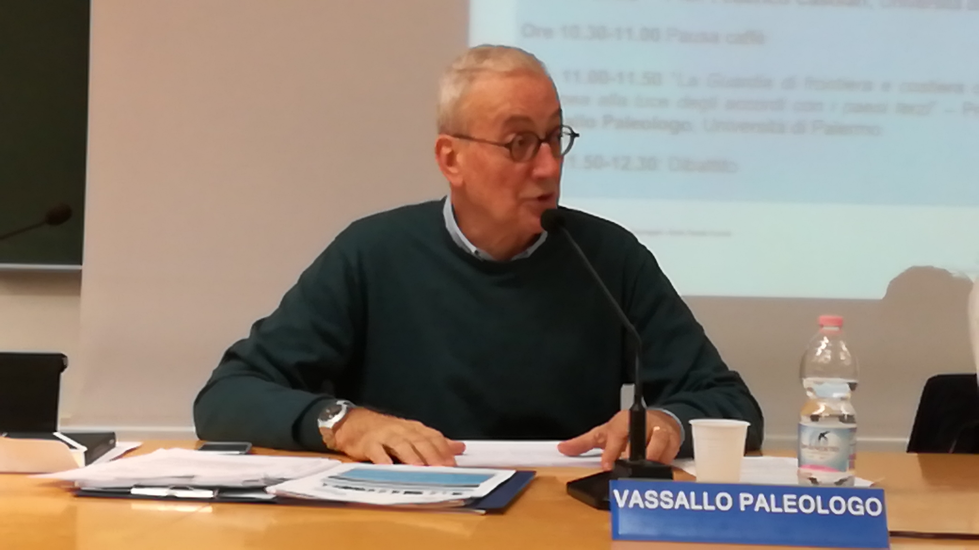 Il giurista contro il governo Meloni: "Il decreto contro le Ong cita norme abrogate e va impugnato"