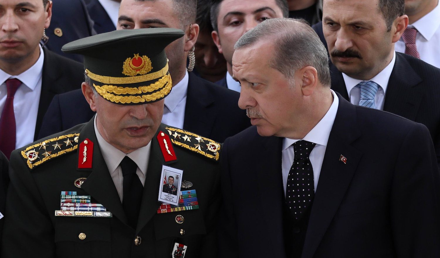 Imprigiona gli oppositori, silenzia la stampa, usa i miliardi europei:  Erdogan prova a vincere le presidenziali