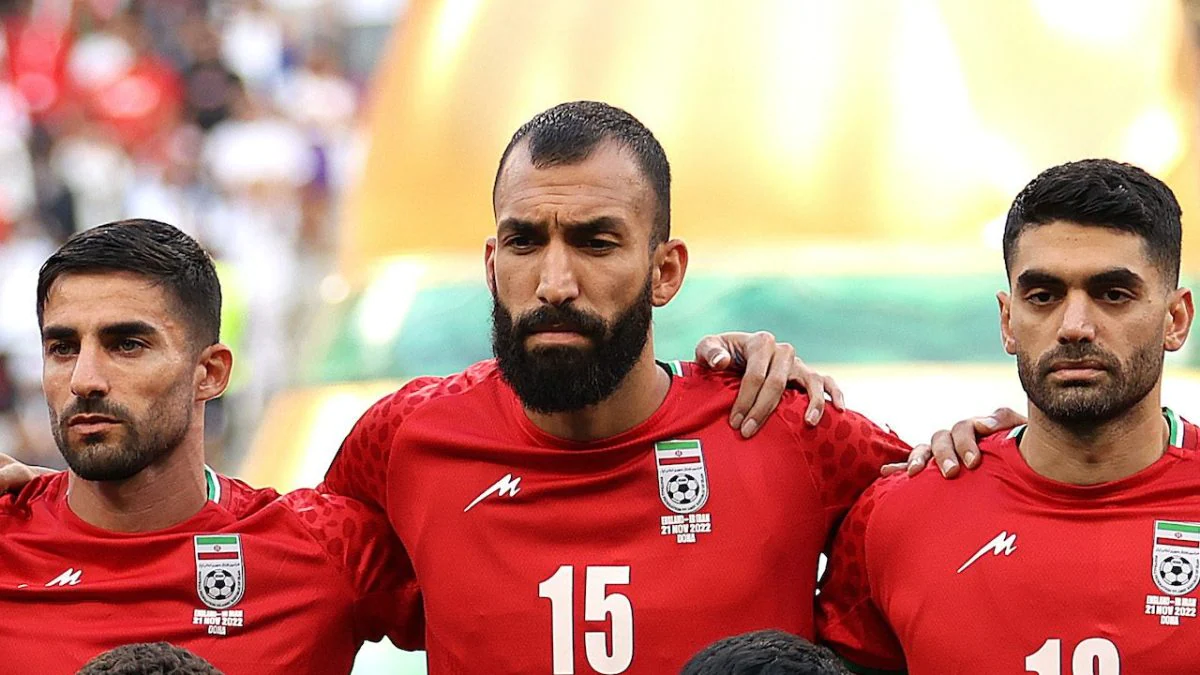 Mondiali, l'Iran canta l'inno nazionale. E il ct Carlos Queiroz tira in ballo gli Usa...