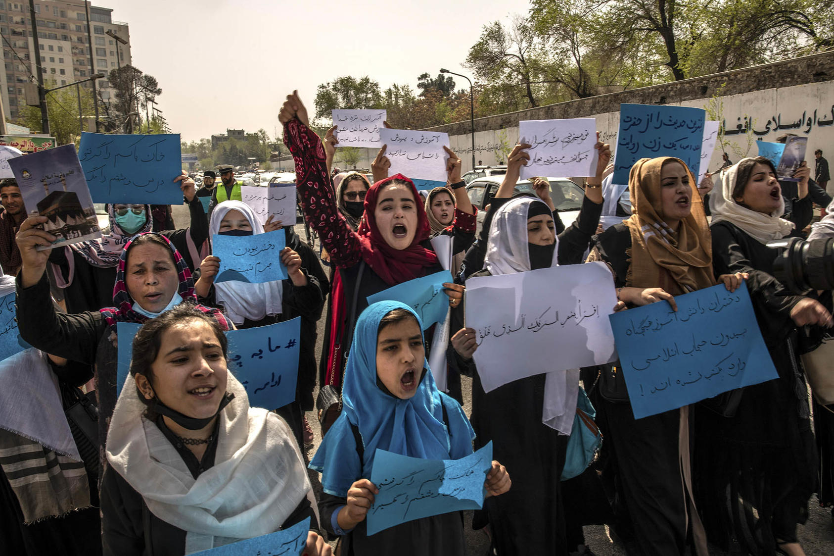 Afghanistan, il mondo è complice dei talebani lapidatori di donne