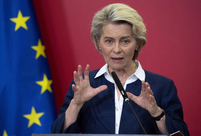 Von der Leyen: "La ricostruzione dell'Ucraina permetterà al Paese di entrare in Europa"