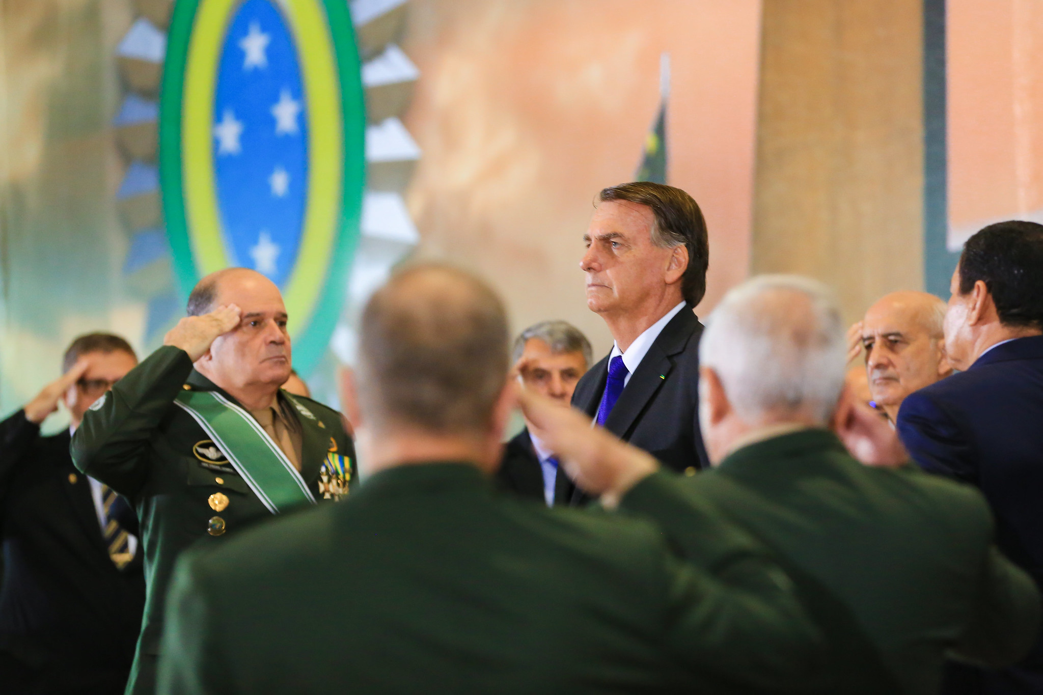 Genocidio degli Yanomami, Bolsonaro nega: "Una farsa della sinistra"