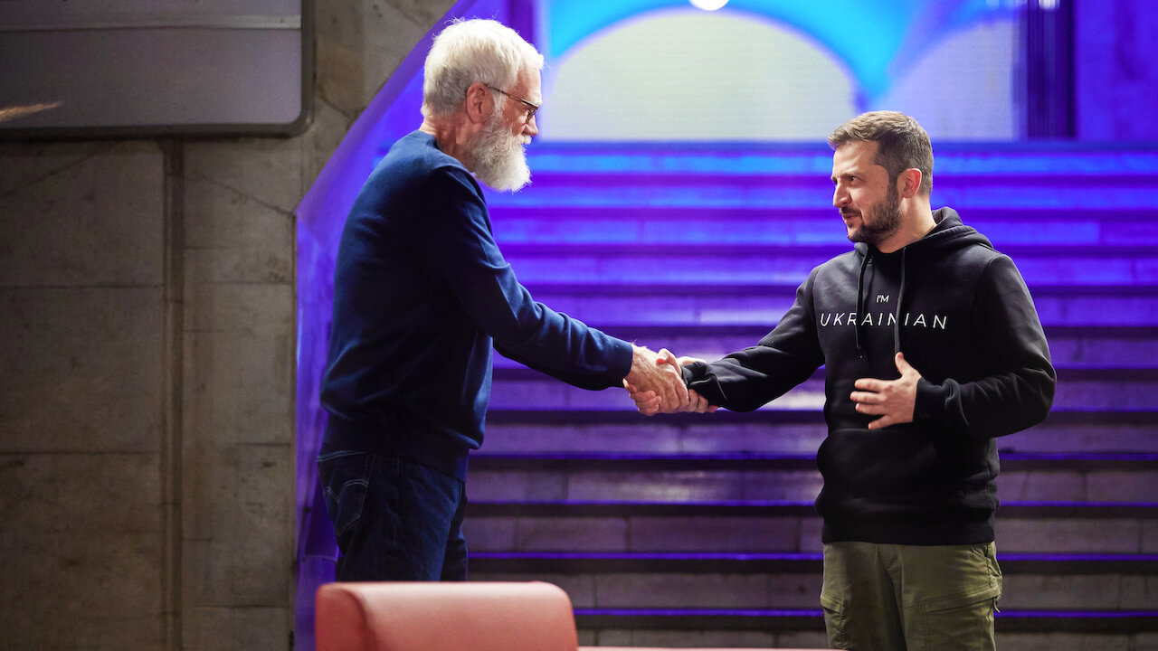 Non-ce-bisogno-di-presentazioni-Con-David-Letterman-e-Volodymyr-Zelenskyy Cosa ha detto Zelensky al famoso conduttore televisivo americano David Letterman