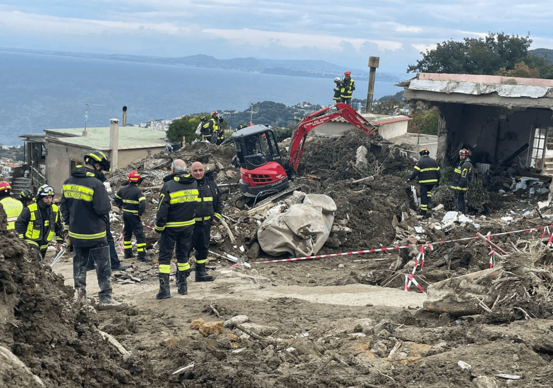 Ischia, 54 famiglie della zona rossa di Casamicciola non vogliono allontanarsi dalle case