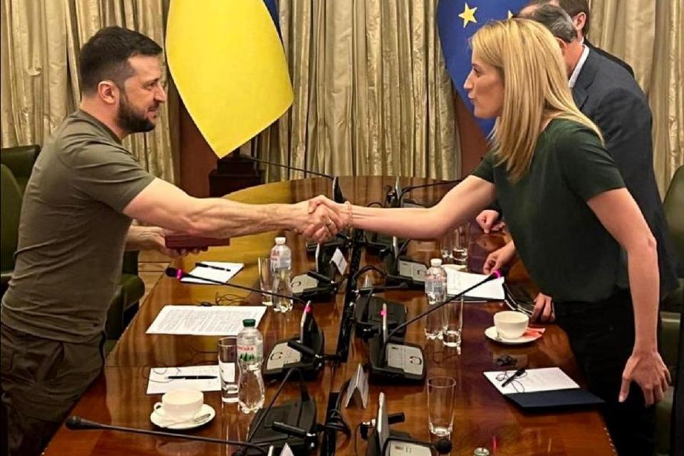 Zelensky ringrazia la Ue per il Premio Sacharov: "I valori della libertà ci accomunano"