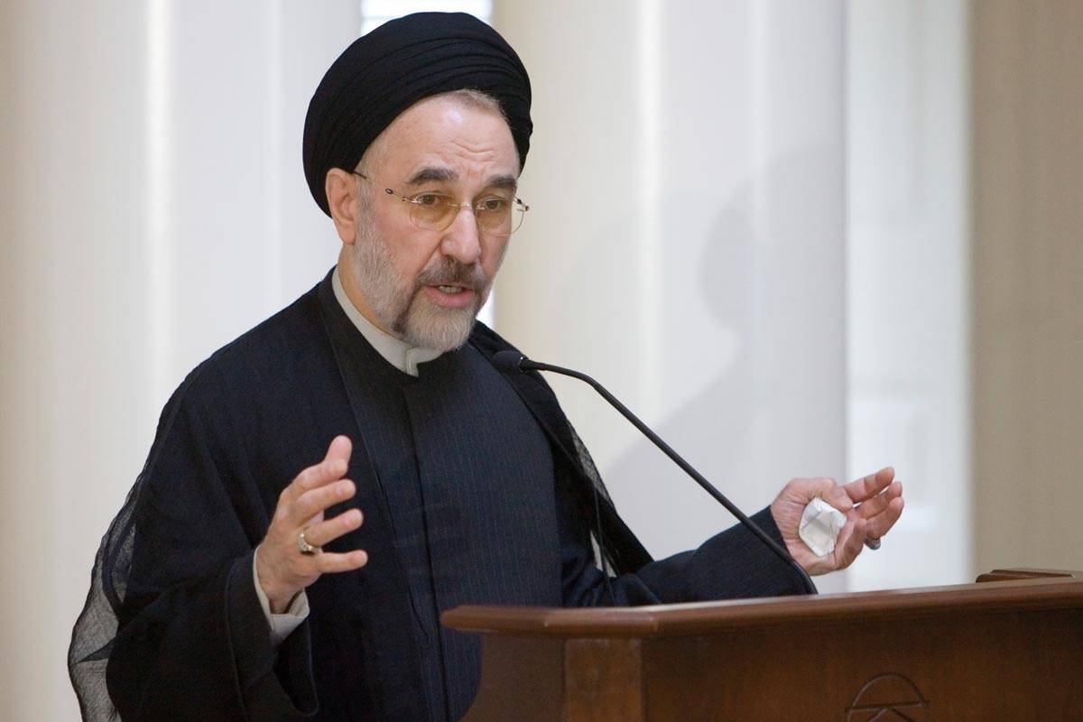 Iran, l'ex presidente Khatami: "Ascoltate le richieste dei manifestanti prima che sia troppo tardi" Iran, l'ex presidente Khatami: "Ascoltate le richieste dei manifestanti prima che sia troppo tardi"