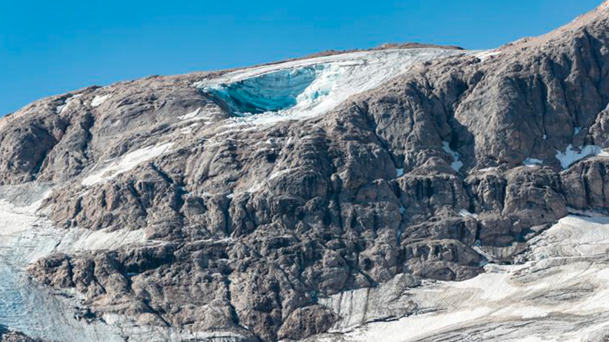 Marmolada, una valanga ha parzialmente sepolto uno sciatore: ecco la situazione