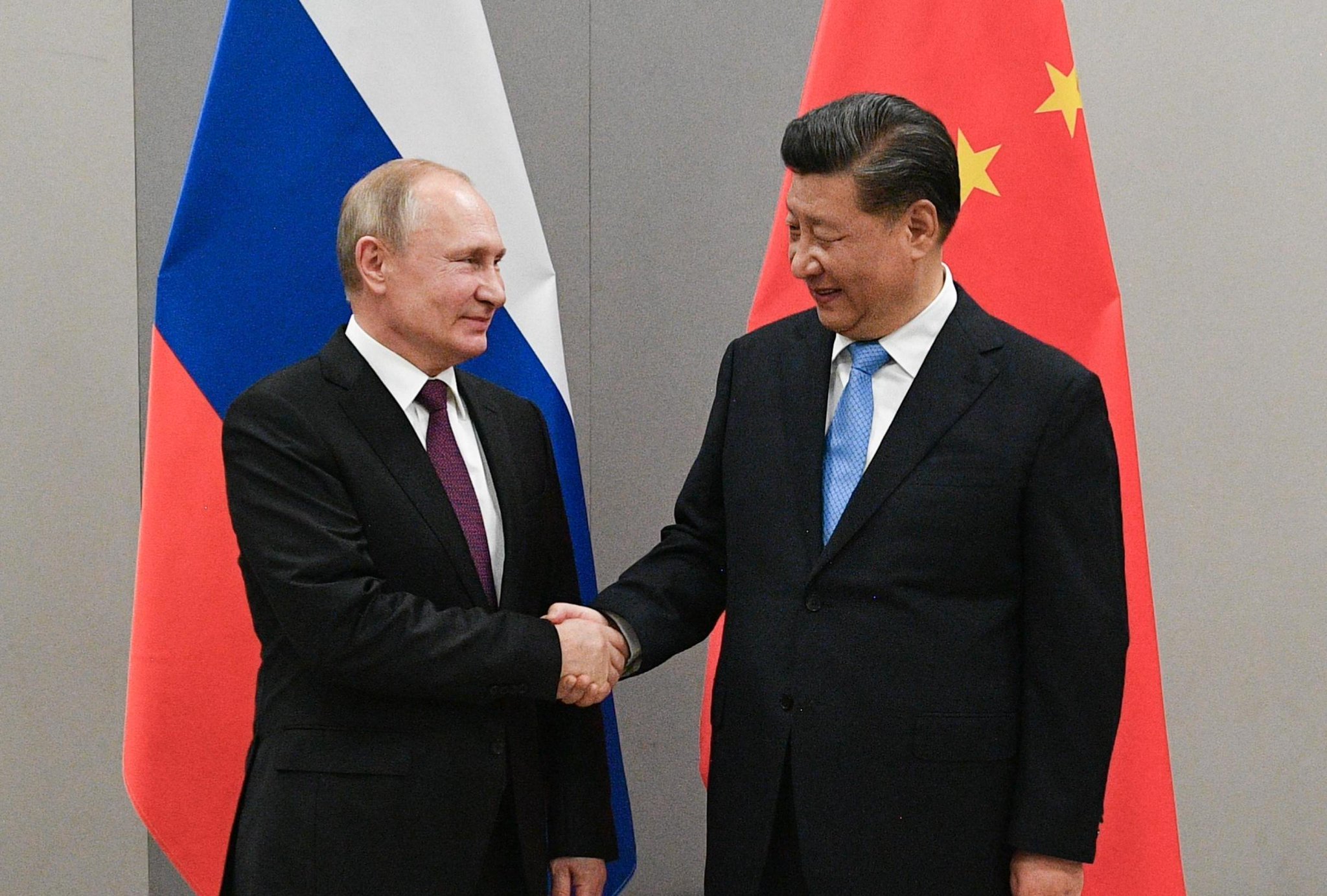 Xi Jinping vuole mediare tra Russia e Ucraina: vedrà Putin e sentirà Zelensky