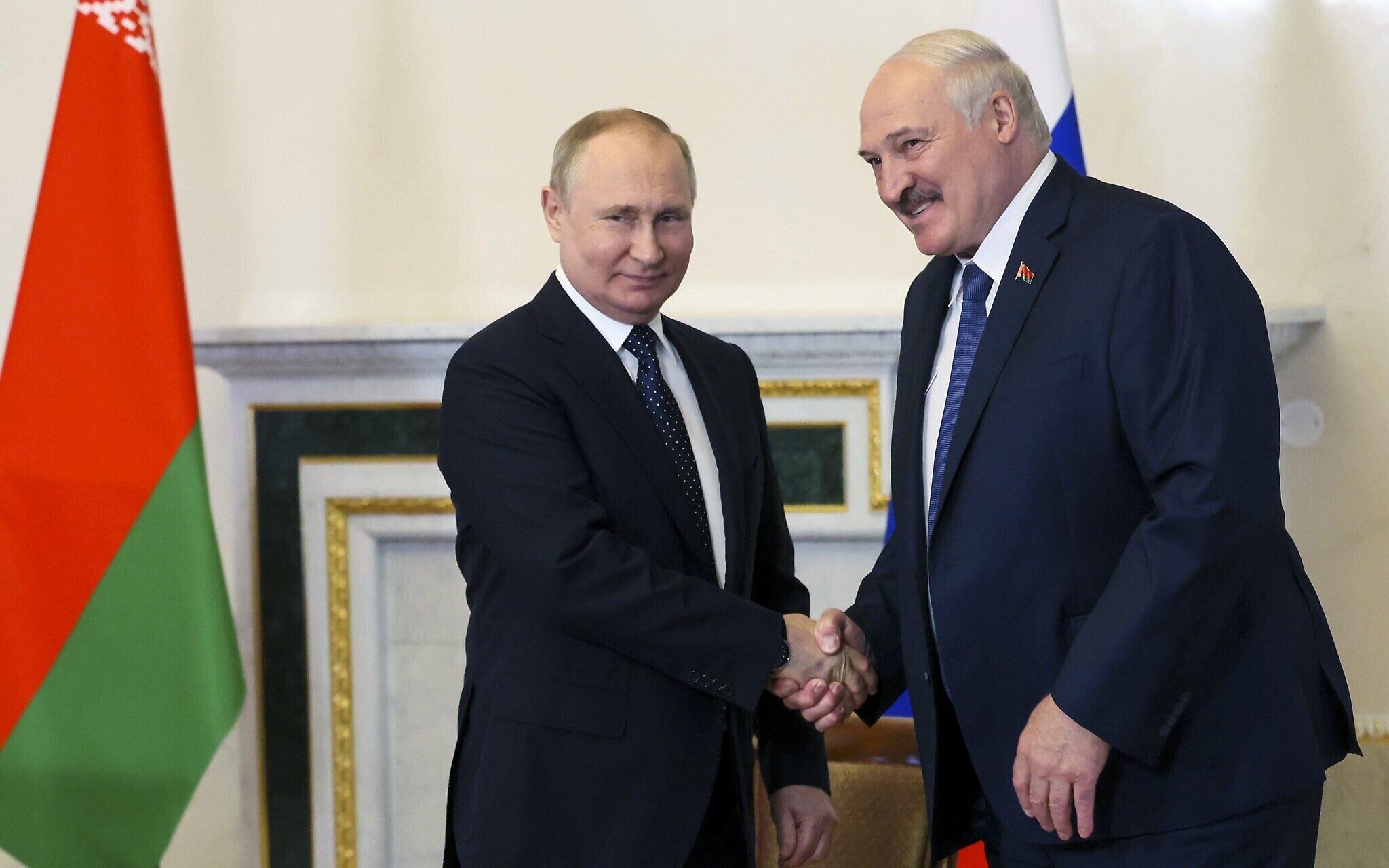 Lukashenko pronto a sfruttare il suo ruolo di mediatore Putin-Prigozhin per più potere
